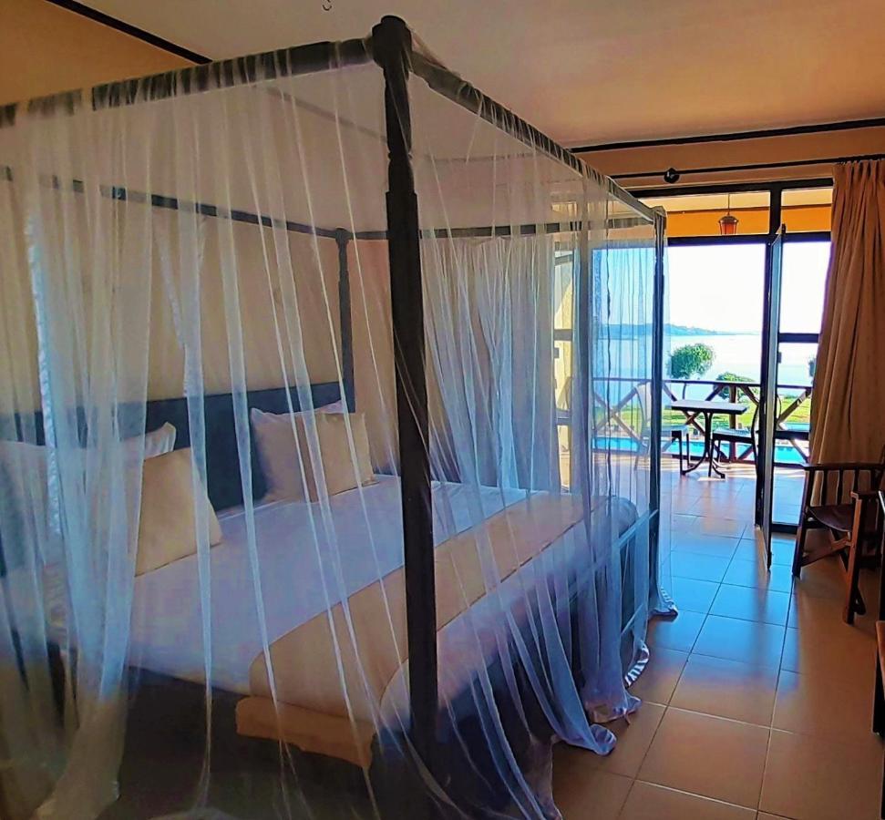 Kaazi Beach Resort Kigo Екстериор снимка